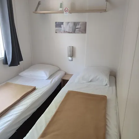 Mobil-home مكان تخييم *